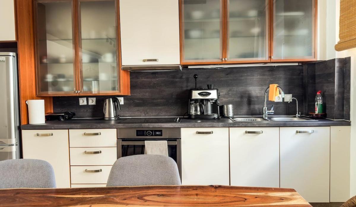Σύγχρονο Vintage Στο Μαρούσι Apartment Атина Екстериор снимка