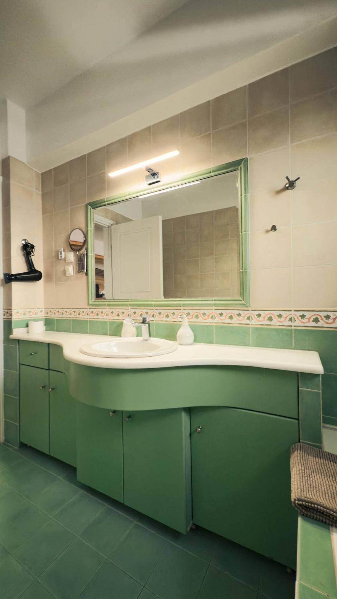 Σύγχρονο Vintage Στο Μαρούσι Apartment Атина Екстериор снимка